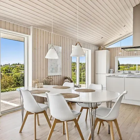 3 Bedroom Beautiful In Σπίτι διακοπών