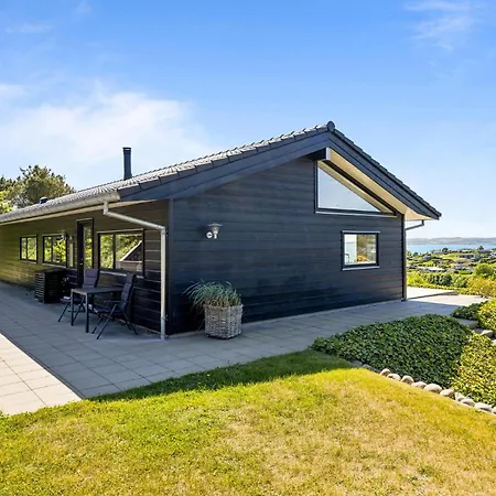 Casa de Férias 3 Bedroom Beautiful In Ebeltoft