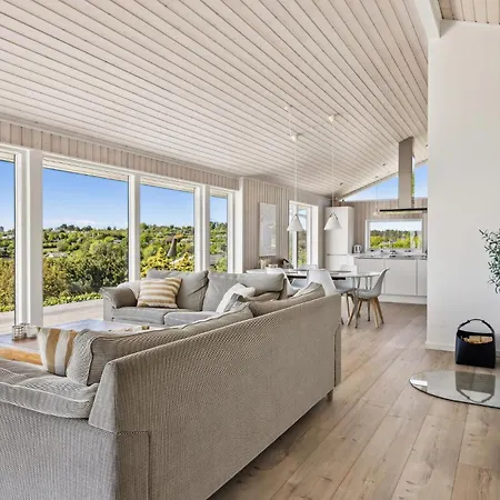 3 Bedroom Beautiful In Ebeltoft