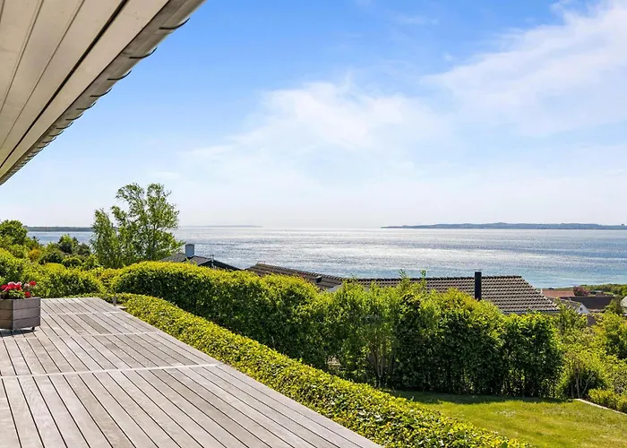 Feriehus 3 Bedroom Beautiful In *