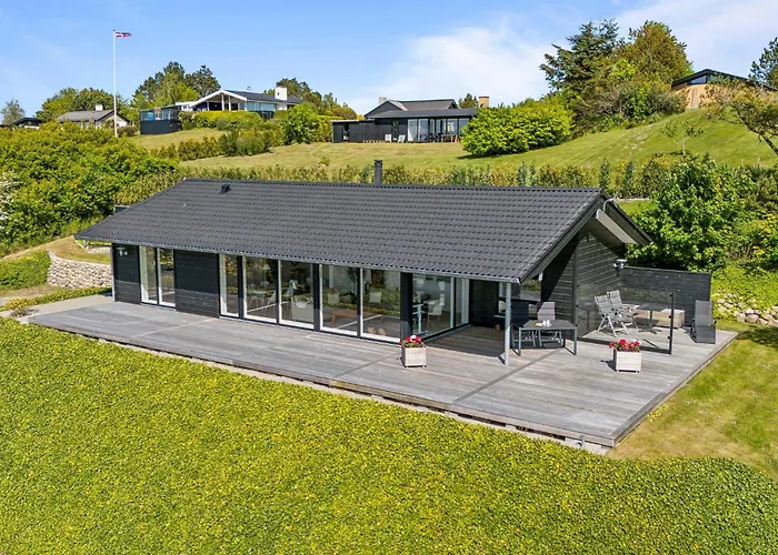 3 Bedroom Beautiful In Σπίτι διακοπών *